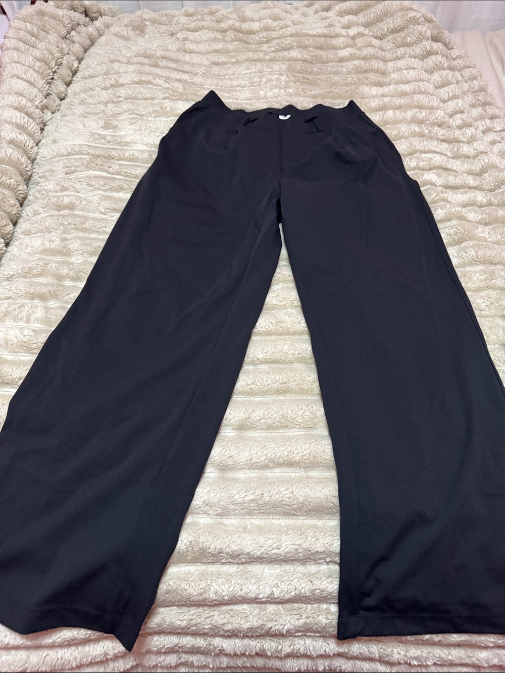 Classic Black Wide-Leg Women's Pants - Sleek Everyday Staple
